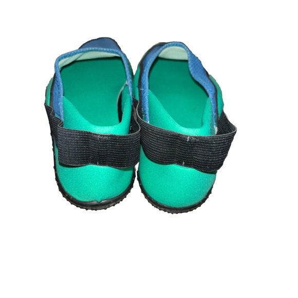Land End   10 Size  Unisex  Water Shoe - Picture 3 of 5